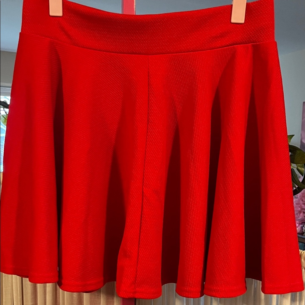 New Chic Scarlet Mini Skirt size Lg
